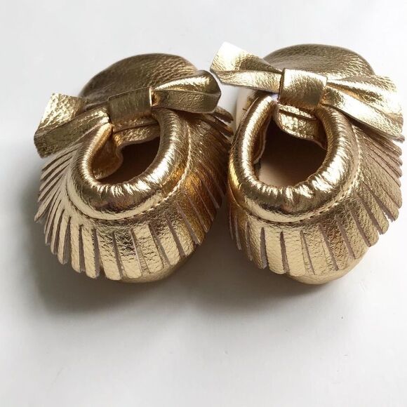 Faux pebble leather gold moccasins EUC size 4 - Picture 3 of 4